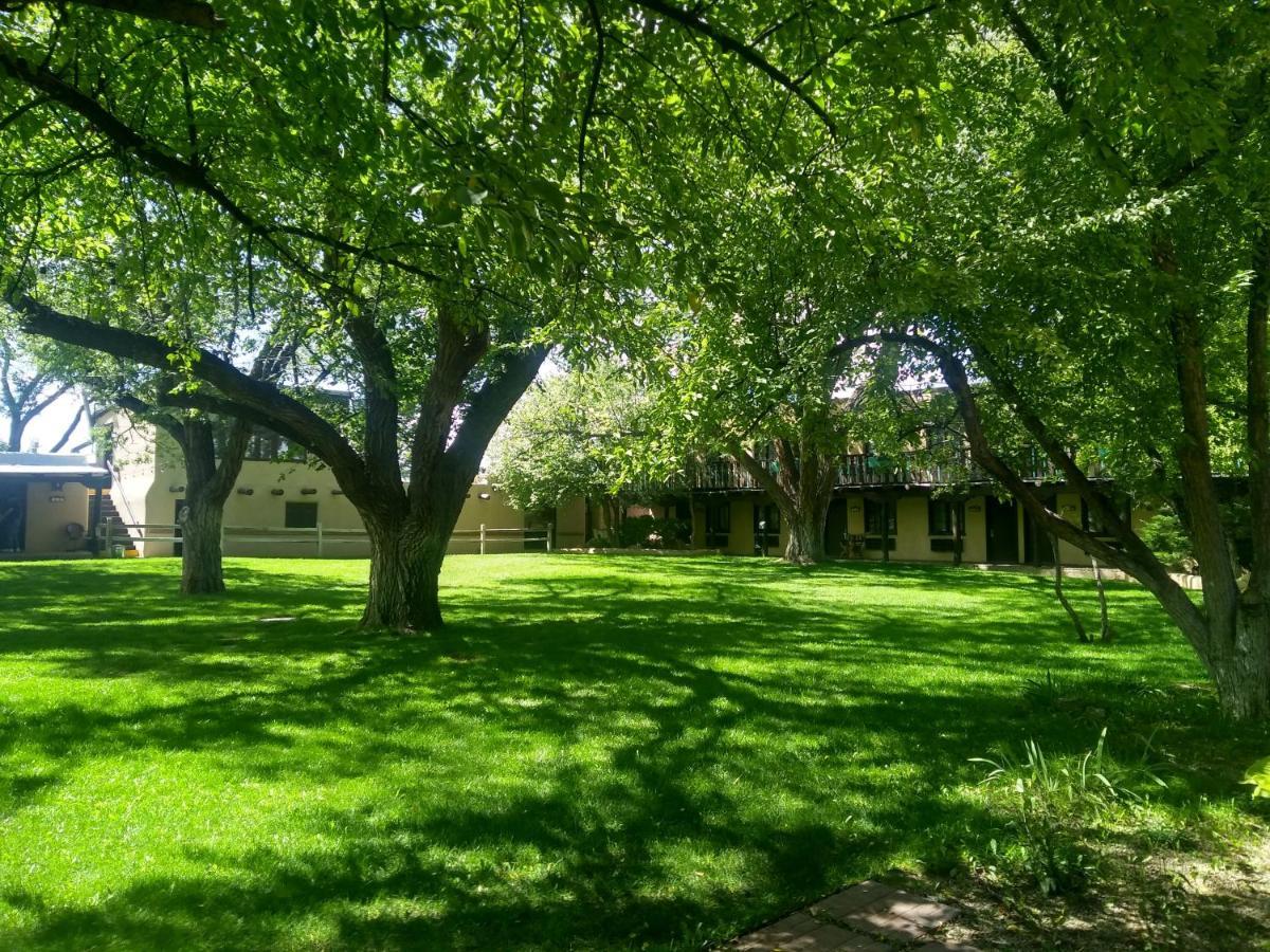 Sagebrush Inn & Suites Taos Buitenkant foto