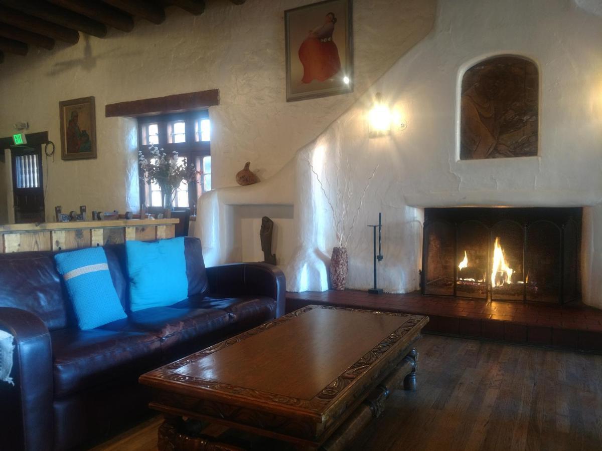 Sagebrush Inn & Suites Taos Buitenkant foto