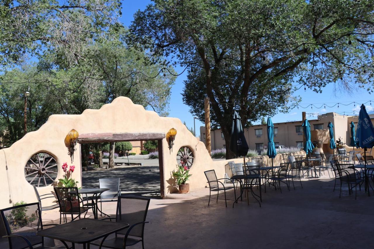 Sagebrush Inn & Suites Taos Buitenkant foto