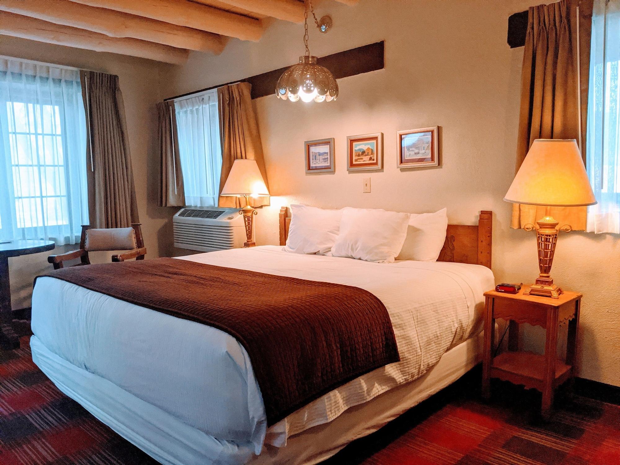 Sagebrush Inn & Suites Taos Buitenkant foto