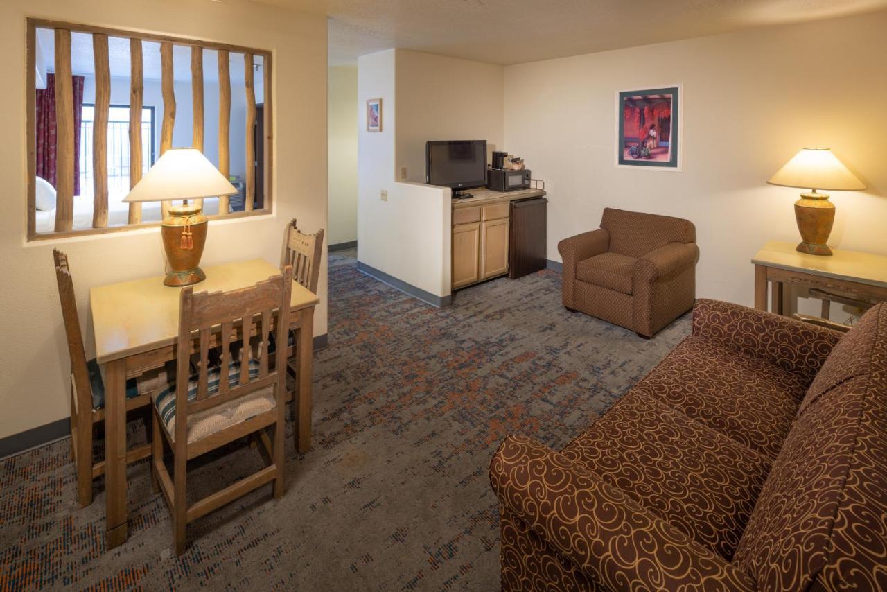 Sagebrush Inn & Suites Taos Buitenkant foto