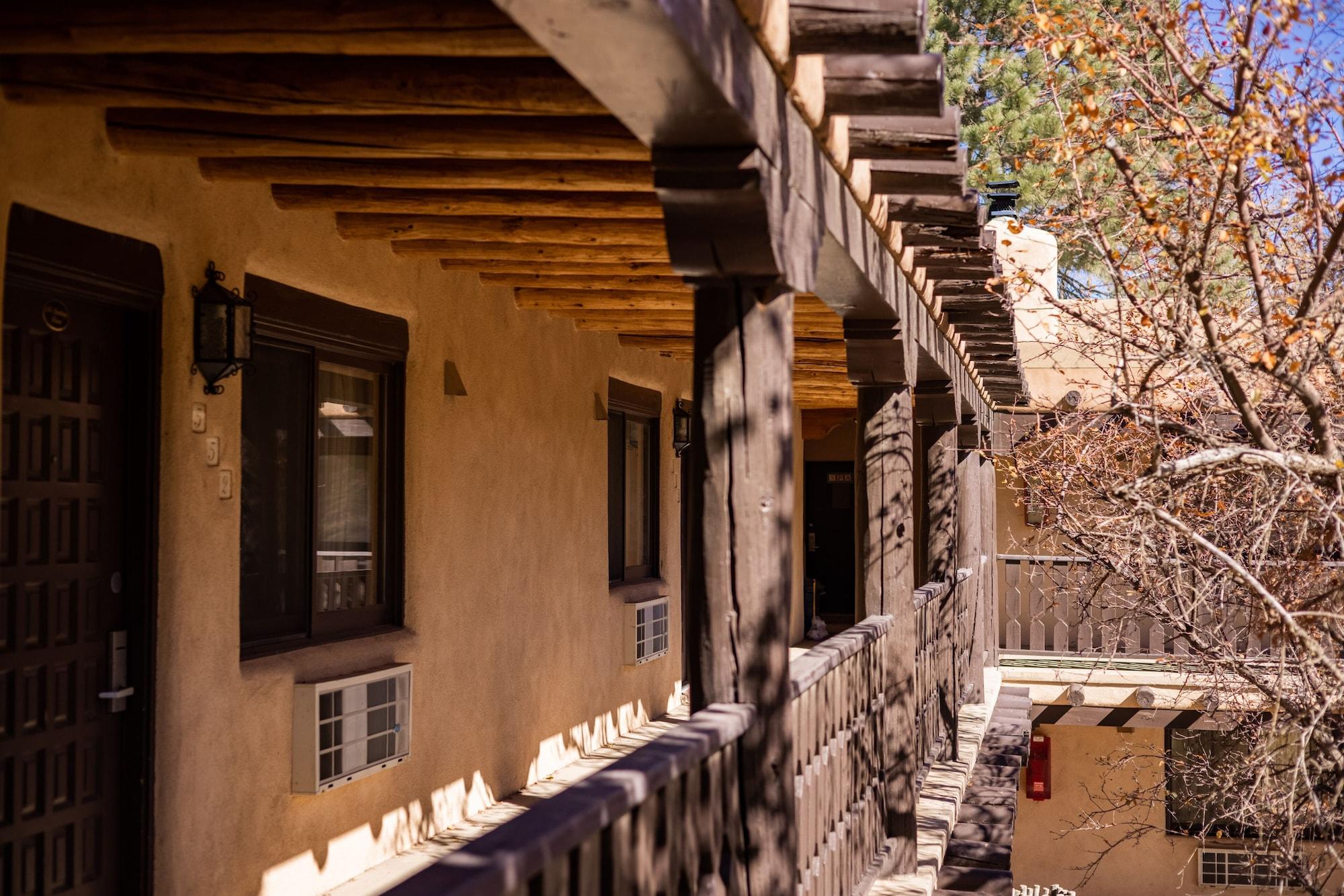 Sagebrush Inn & Suites Taos Buitenkant foto